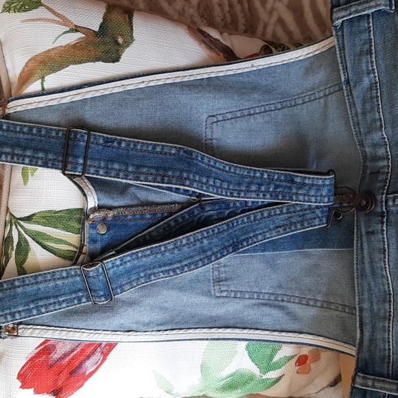 Free people overall short. - Picture 4 of 5